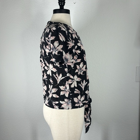 Madewell Silk Button-Back Tie Tee in Winter Orchid size xxs - Picture 9 of 10